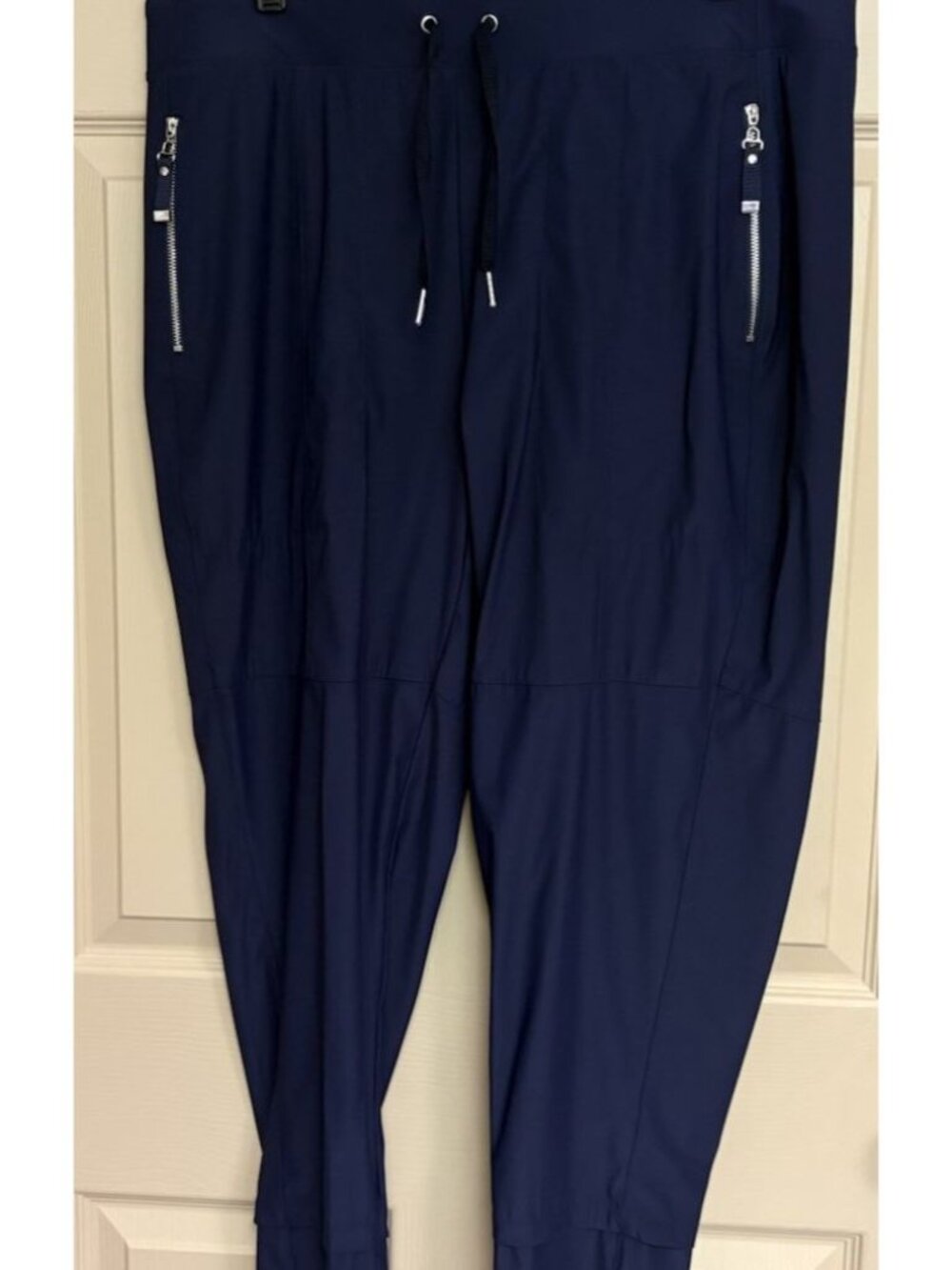 Chico's Zenergy Seam Detail Stretch Navy Blue Pants Lightweight Size 2R Medium - Picture 1 of 5